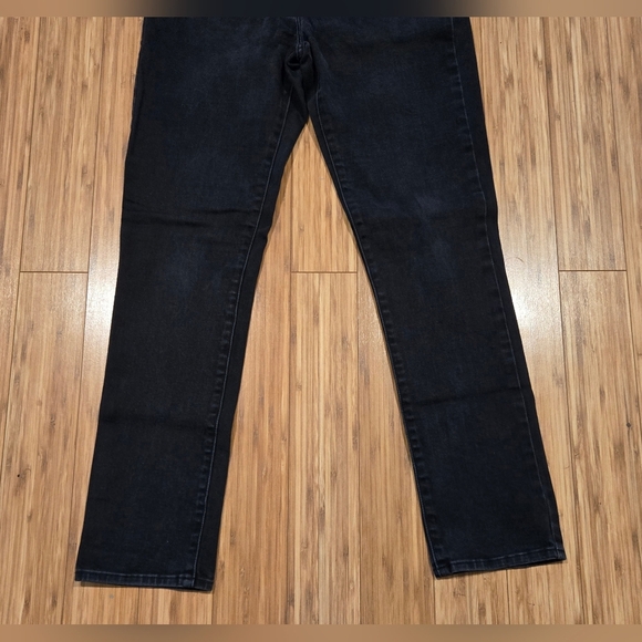 Levis Women's Black Jeans - Picture 2 of 7